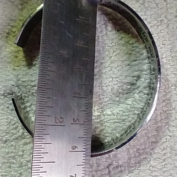 Silvertone cuff bracelet daughter in law - Picture 4 of 7